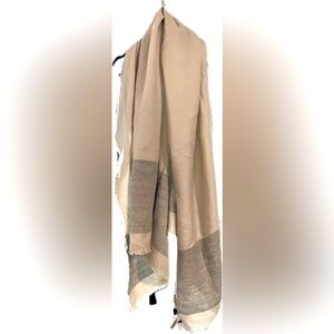 AKIRA Cream and Gray Wrap